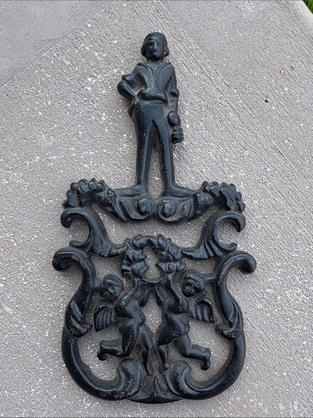 1955 VTG cast iron trivet